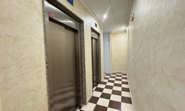 Venta - Apartamento / piso -
Torrevieja - Centro