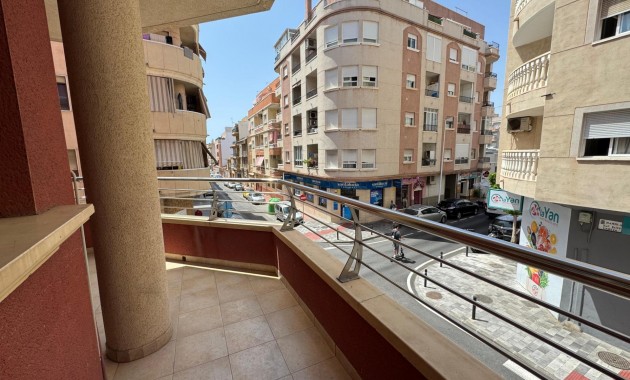 Venta - Apartamento / piso -
Torrevieja - Centro