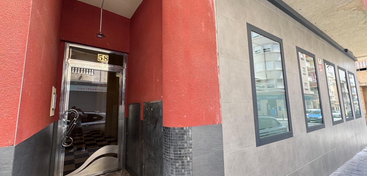Venta - Apartamento / piso -
Torrevieja - Centro