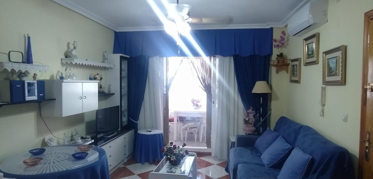 Venta - Apartamento / piso -
Torrevieja - Los Europeos