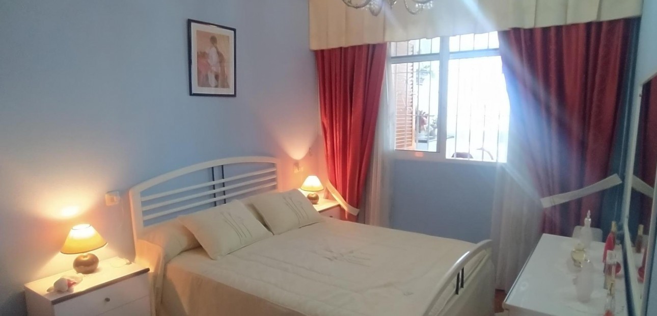Venta - Apartamento / piso -
Torrevieja - Los Europeos