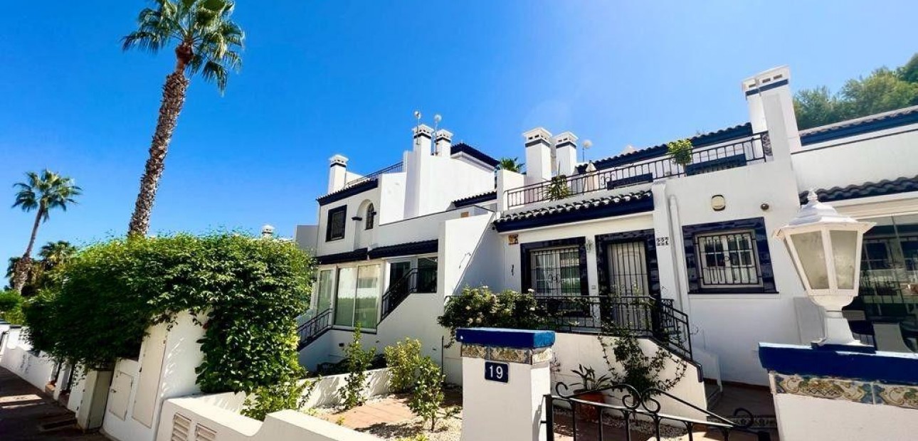 Venta - Terraced house -
Orihuela Costa - Villamartín-Las Filipinas