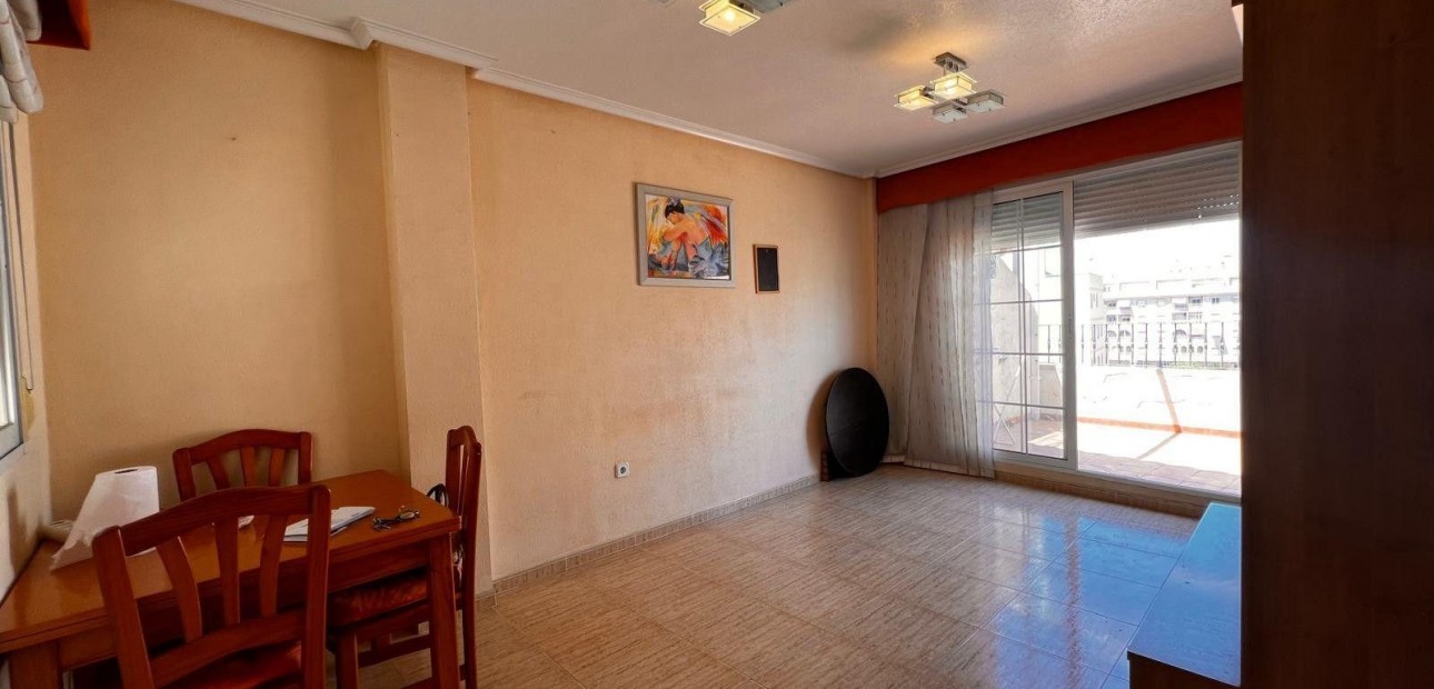 Sale - Apartment / flat -
Torrevieja - torrevieja