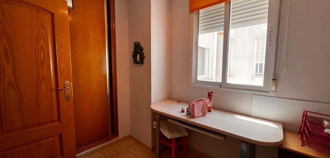 Sale - Apartment / flat -
Torrevieja - torrevieja