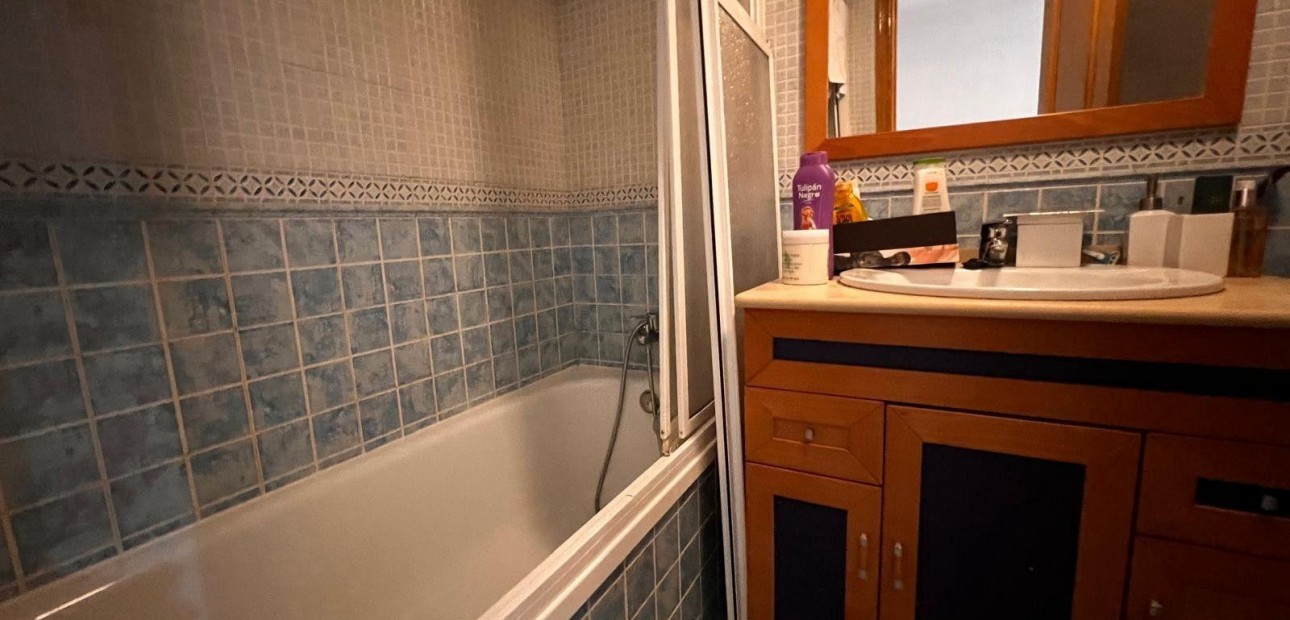 Sale - Apartment / flat -
Torrevieja - torrevieja