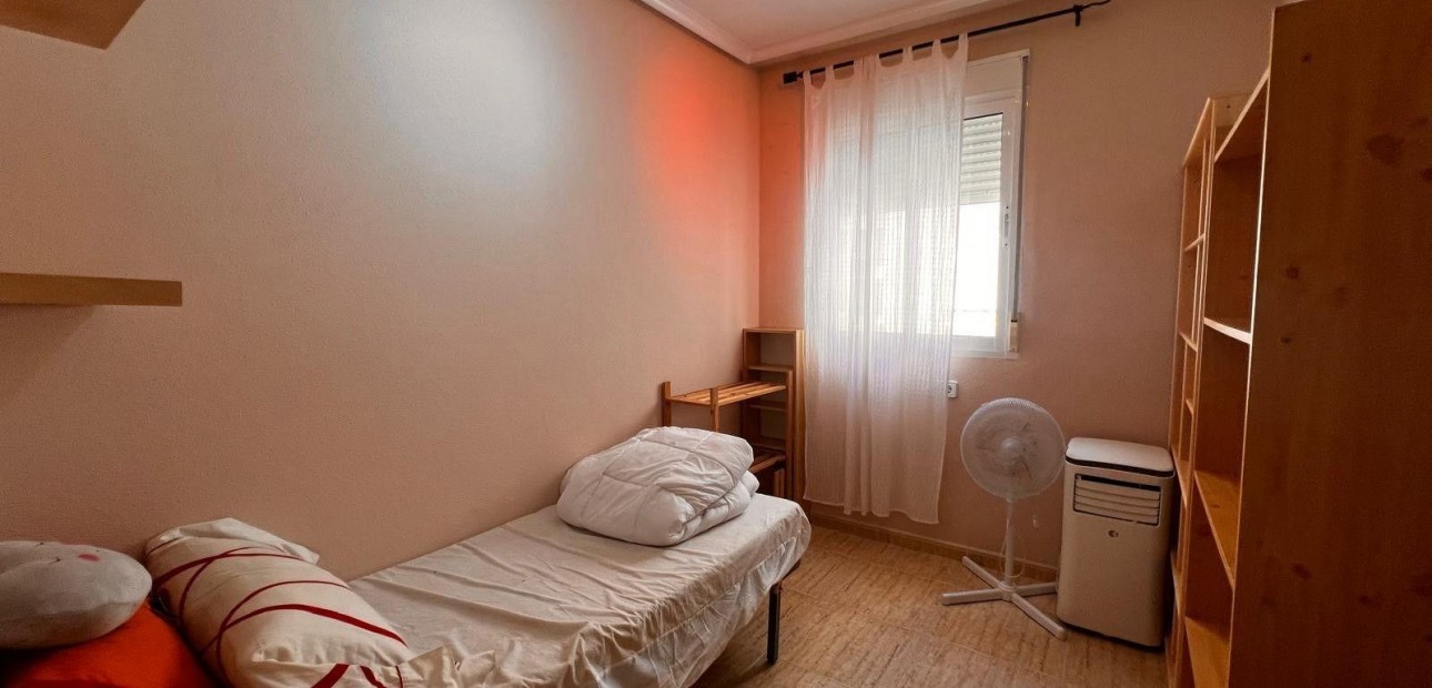 Sale - Apartment / flat -
Torrevieja - torrevieja