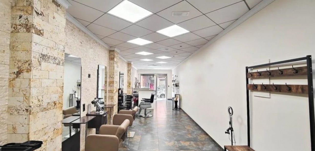 Venta - Commercial Unit -
Torrevieja - La siesta