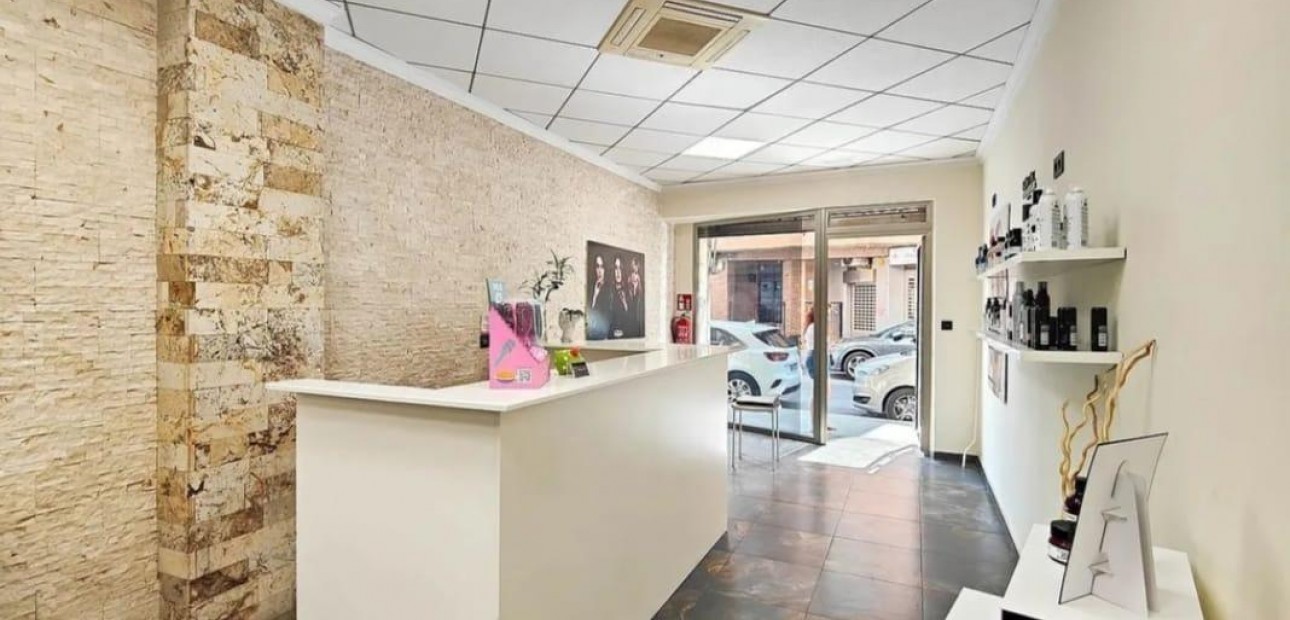 Venta - Commercial Unit -
Torrevieja - La siesta