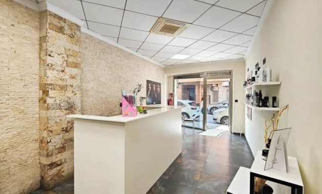 Venta - Commercial Unit -
Torrevieja - La siesta