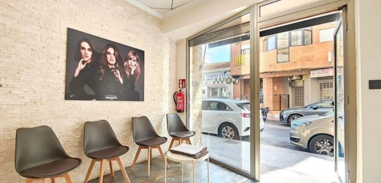 Venta - Commercial Unit -
Torrevieja - La siesta