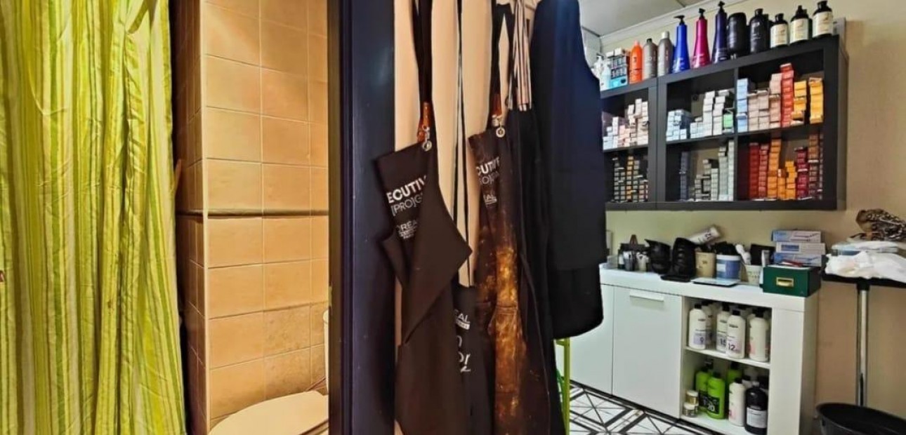 Venta - Commercial Unit -
Torrevieja - La siesta