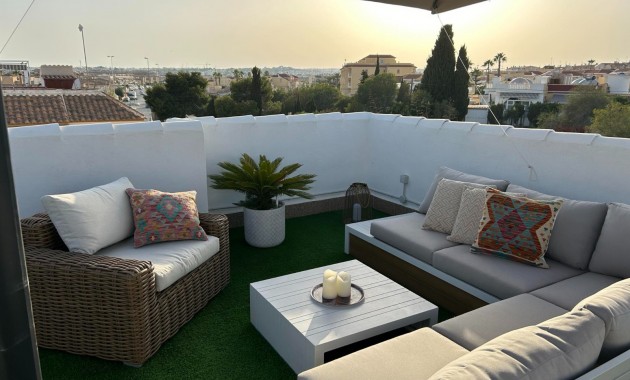 Venta - Apartamento / piso -
Orihuela Costa - La Florida