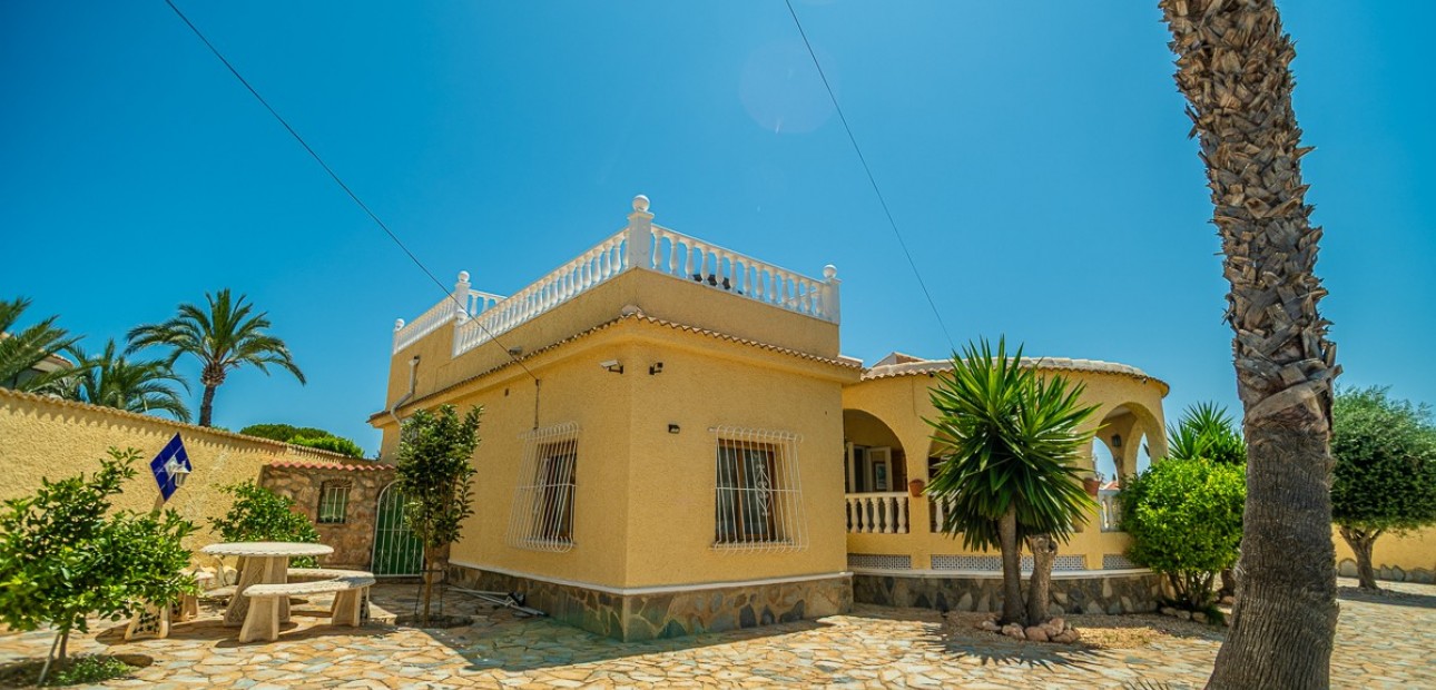 Venta - Villa -
Torrevieja - La Siesta