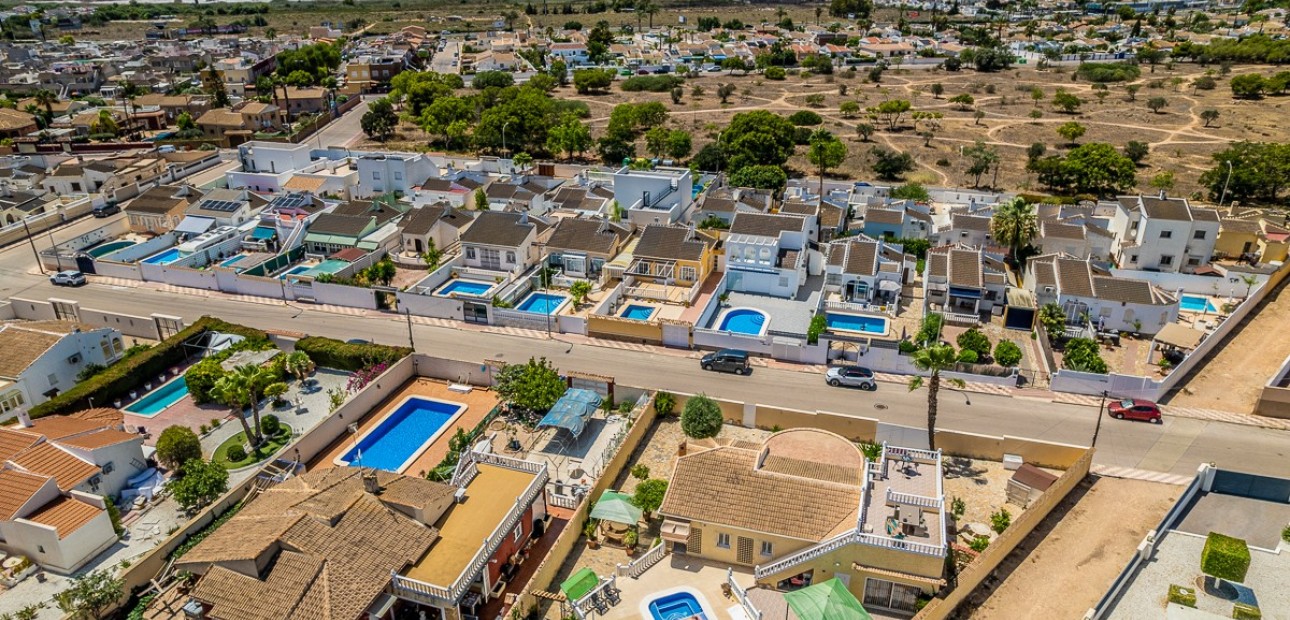 Venta - Villa -
Torrevieja - La Siesta