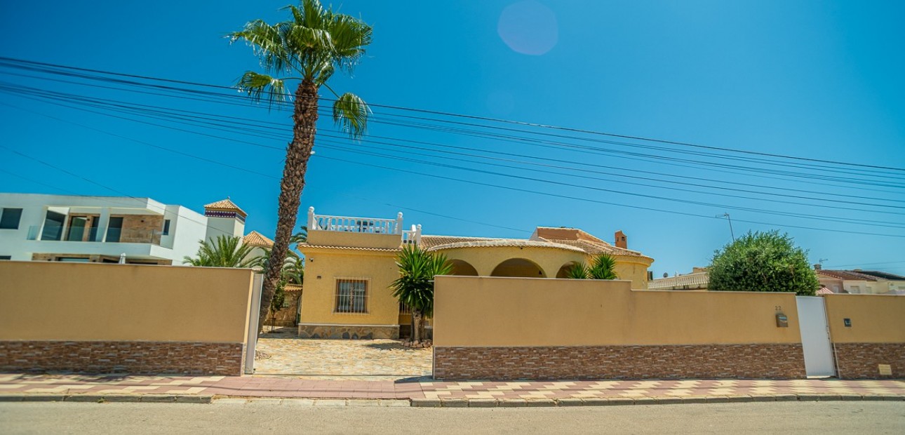 Venta - Villa -
Torrevieja - La Siesta