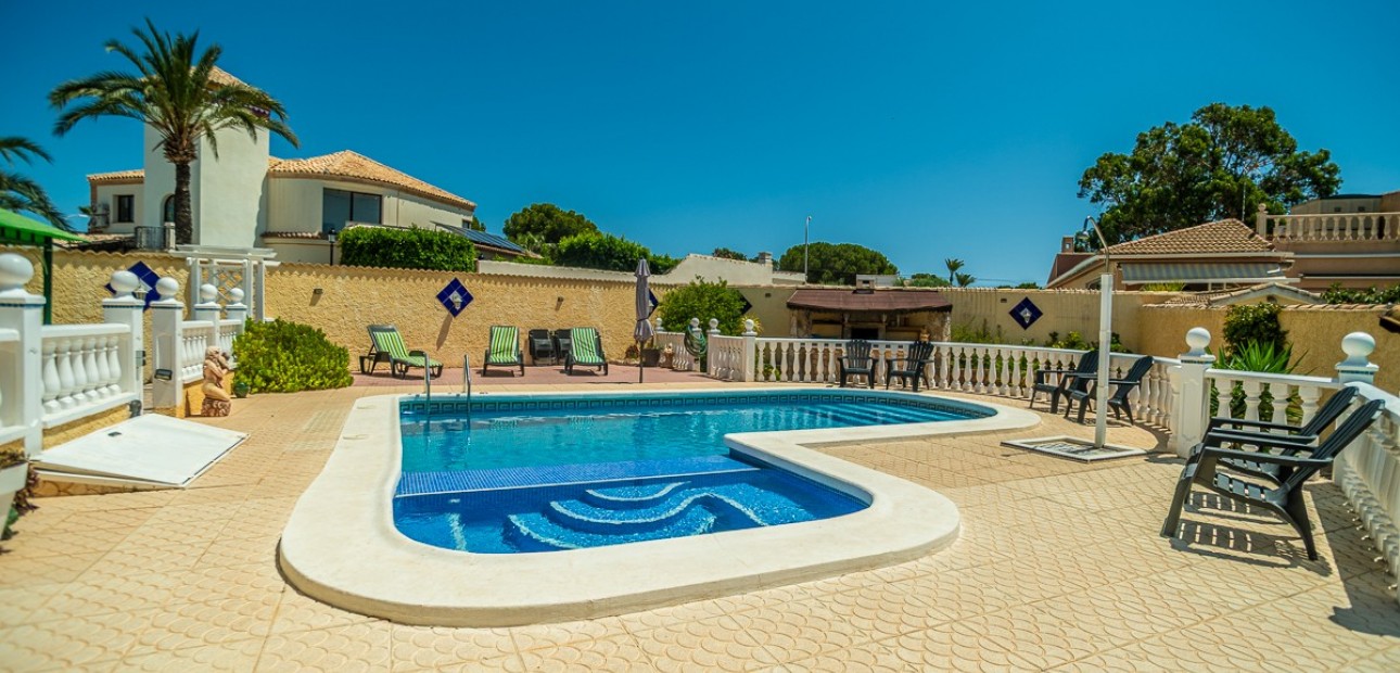 Venta - Villa -
Torrevieja - La Siesta