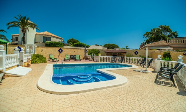 Venta - Villa -
Torrevieja - La Siesta