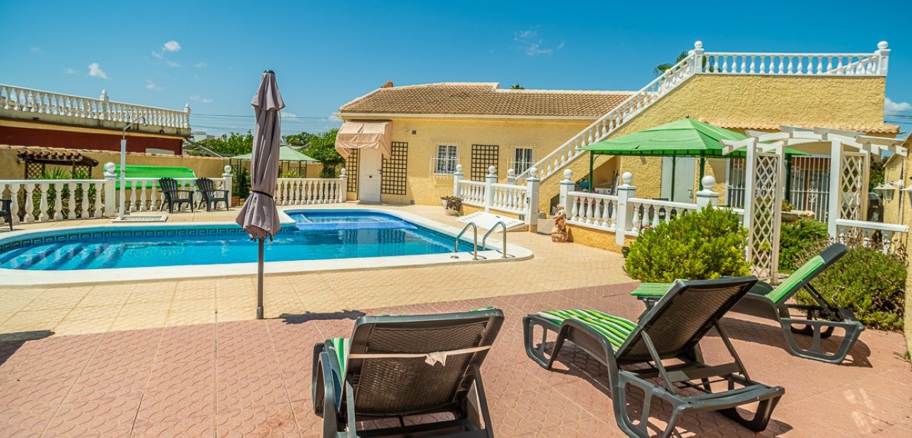 Venta - Villa -
Torrevieja - La Siesta