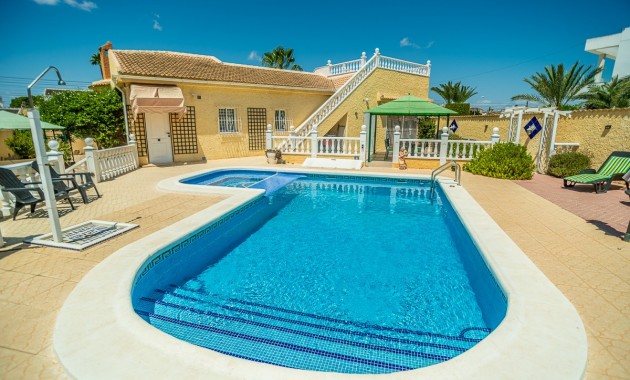 Venta - Villa -
Torrevieja - La Siesta