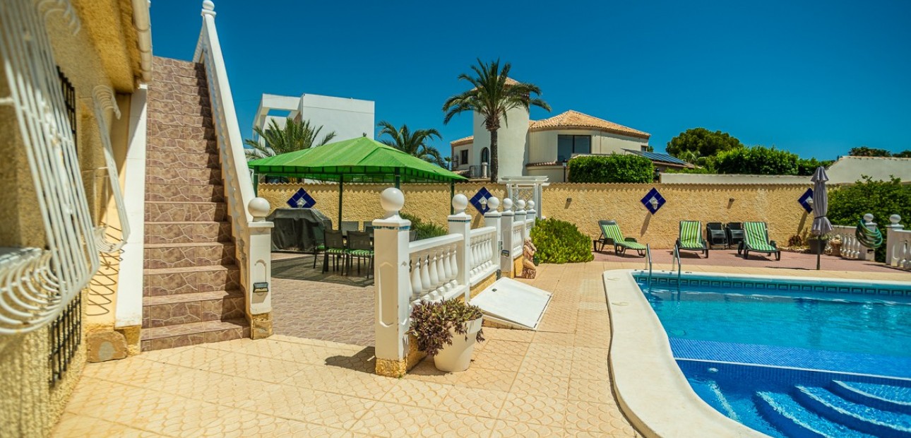 Venta - Villa -
Torrevieja - La Siesta