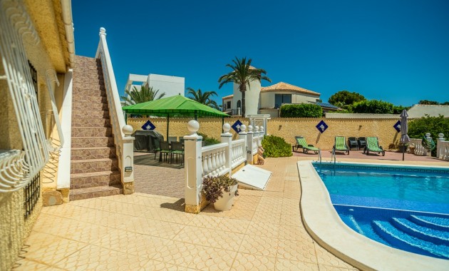 Venta - Villa -
Torrevieja - La Siesta