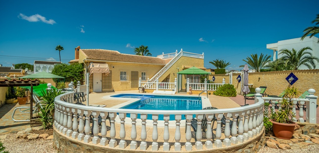 Venta - Villa -
Torrevieja - La Siesta