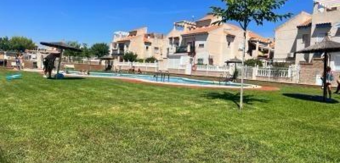 Sale - Bungalow -
Orihuela Costa - Playa Flamenca