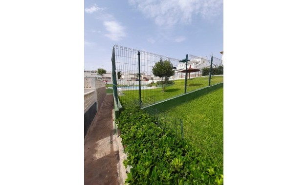 Sale - Bungalow -
Torrevieja - Los balcones