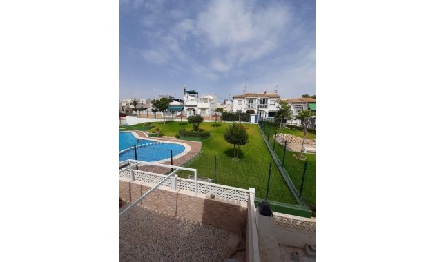Sale - Bungalow -
Torrevieja - Los balcones