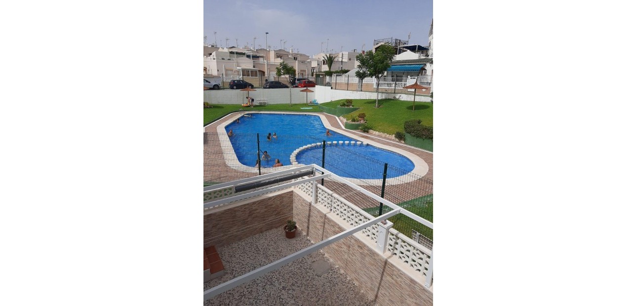Sale - Bungalow -
Torrevieja - Los balcones