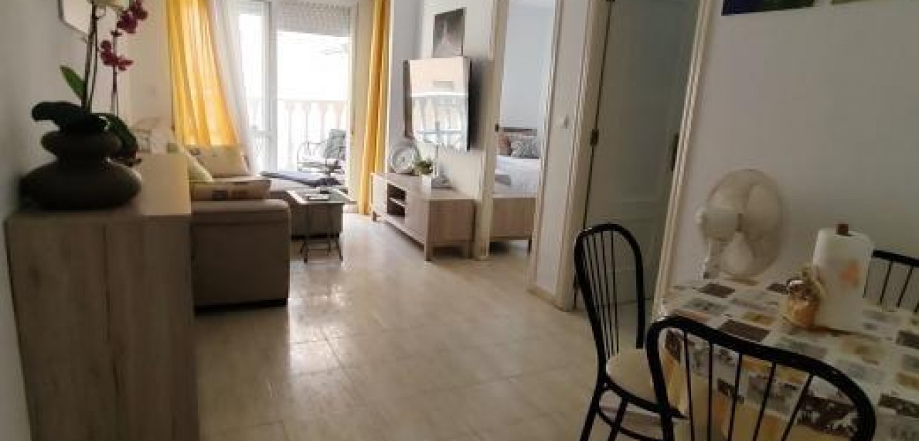 Sale - Apartment / flat -
Torrevieja - Estacion de autobuses