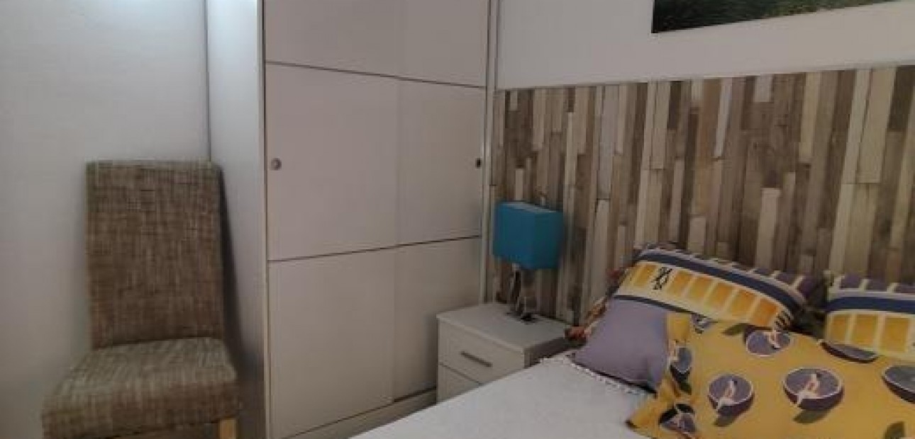 Sale - Apartment / flat -
Torrevieja - Estacion de autobuses
