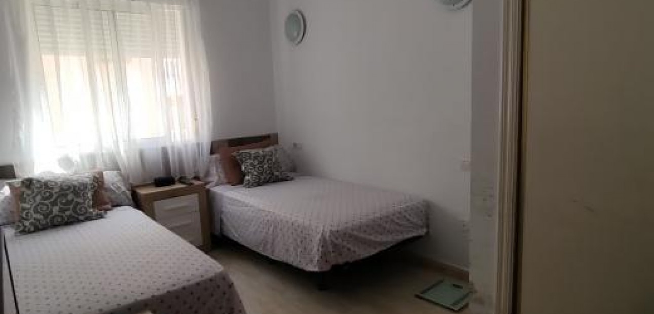 Sale - Apartment / flat -
Torrevieja - Estacion de autobuses