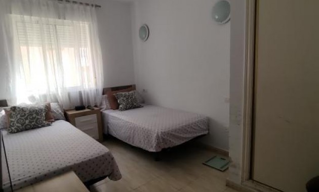Sale - Apartment / flat -
Torrevieja - Estacion de autobuses