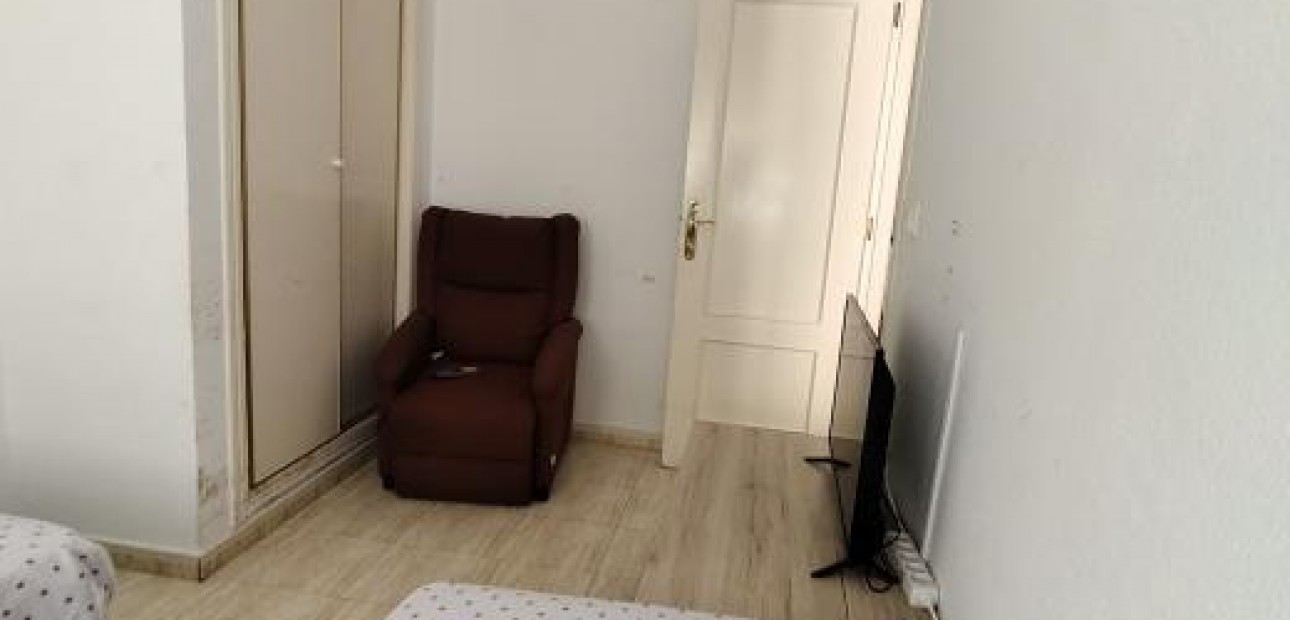 Sale - Apartment / flat -
Torrevieja - Estacion de autobuses