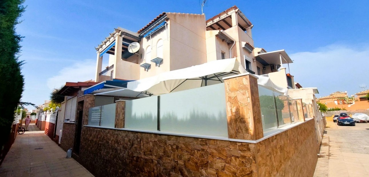 Sale - Bungalow -
Orihuela Costa - Playa Flamenca
