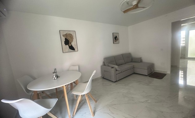 Sale - Apartment / flat -
Torrevieja - Estacion de autobuses