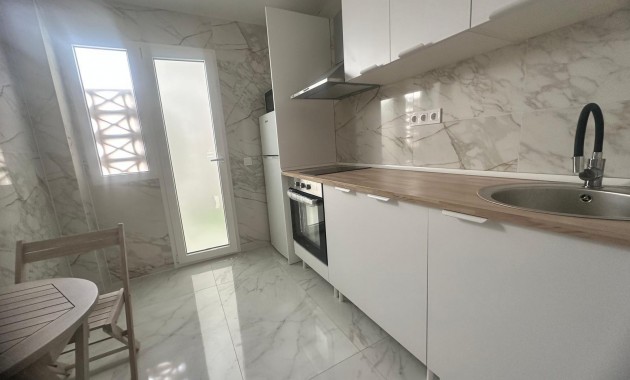 Sale - Apartment / flat -
Torrevieja - Estacion de autobuses