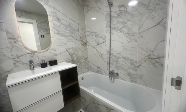 Sale - Apartment / flat -
Torrevieja - Estacion de autobuses