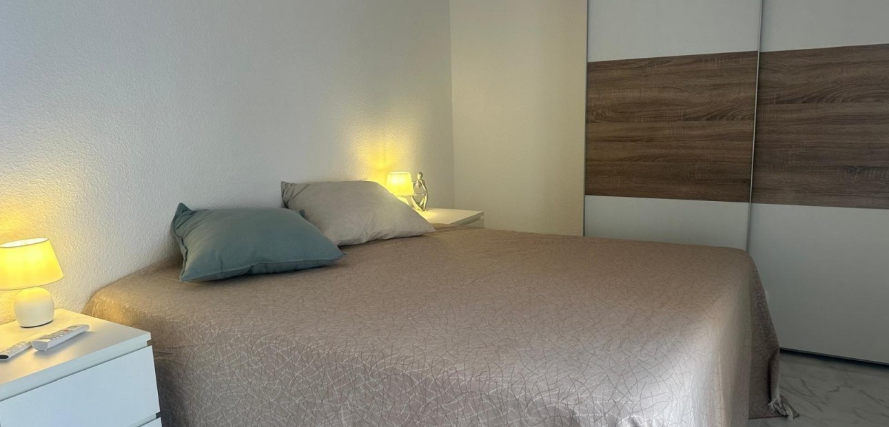 Sale - Apartment / flat -
Torrevieja - Estacion de autobuses