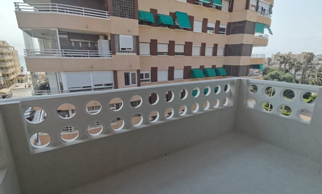 Sale - Penthouse -
Torrevieja - Torrelamata - La Mata