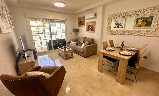 Herverkoop - Appartement / flat -
Torrevieja - Playa del cura