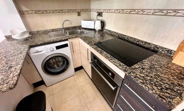Herverkoop - Appartement / flat -
Torrevieja - Playa del cura