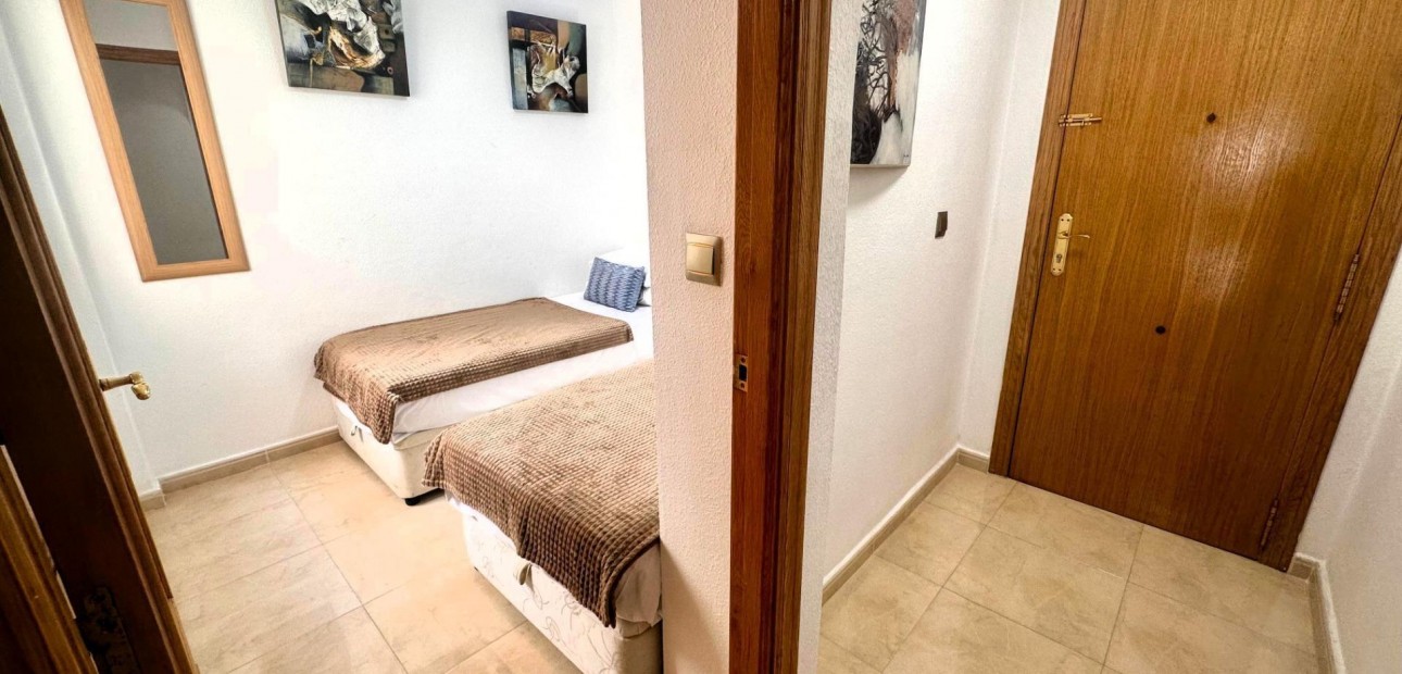 Herverkoop - Appartement / flat -
Torrevieja - Playa del cura