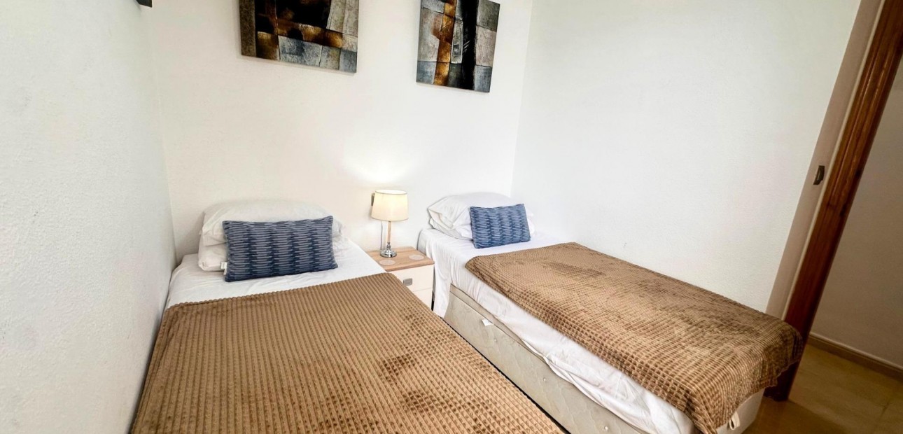 Herverkoop - Appartement / flat -
Torrevieja - Playa del cura