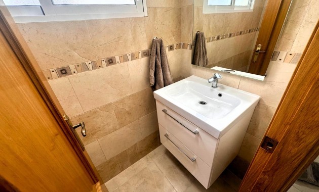Herverkoop - Appartement / flat -
Torrevieja - Playa del cura