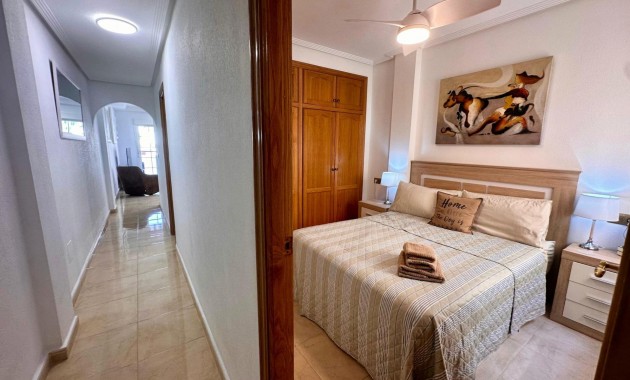 Herverkoop - Appartement / flat -
Torrevieja - Playa del cura