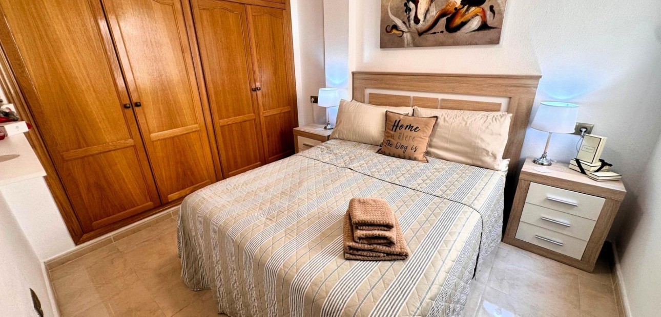 Herverkoop - Appartement / flat -
Torrevieja - Playa del cura