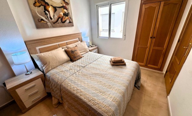 Herverkoop - Appartement / flat -
Torrevieja - Playa del cura