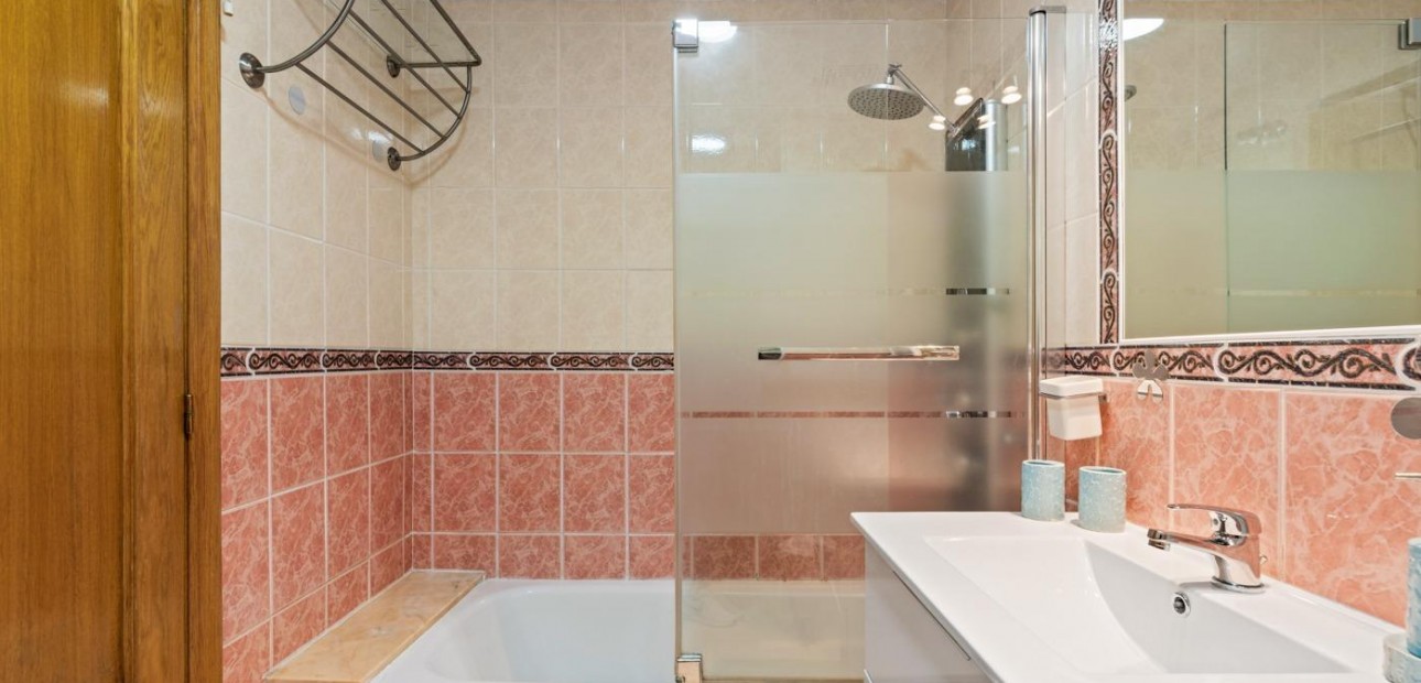 Herverkoop - Appartement / flat -
Guardamar del Segura - CENTRO